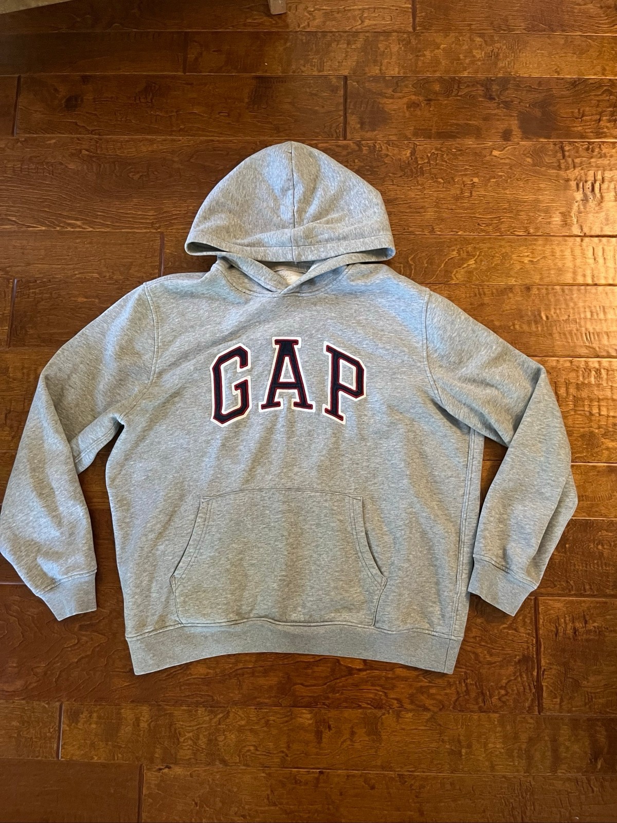 GAP Men’s Gray Pullover Hoodie – XL – Classic Logo GAP Men’s Gray Pullover Hoodie – XL – Classic Logo