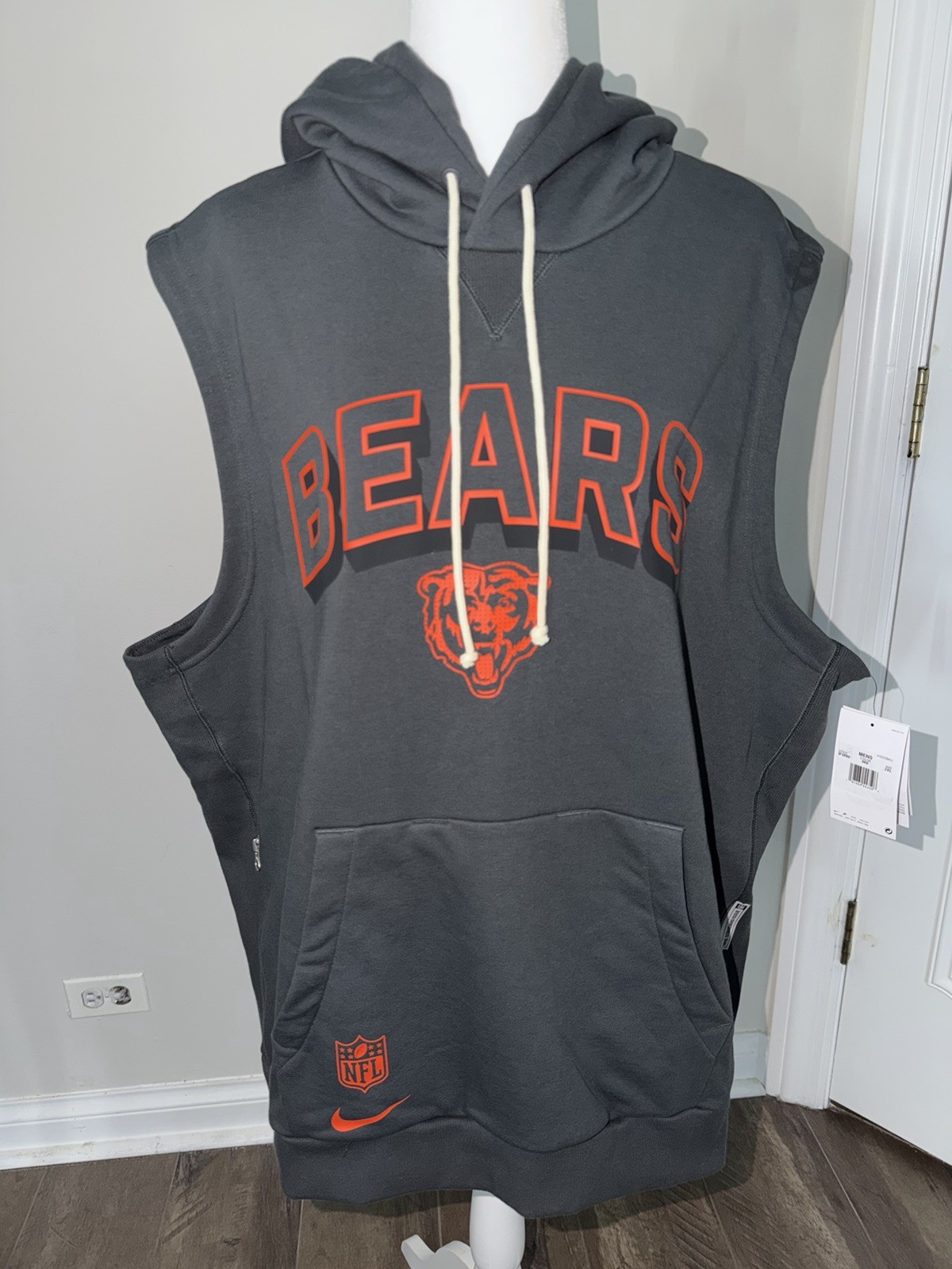 Nike Chicago Bears Sideline Standard Issue Dri-FIT Sleeveless Grey Hoodie SMALL