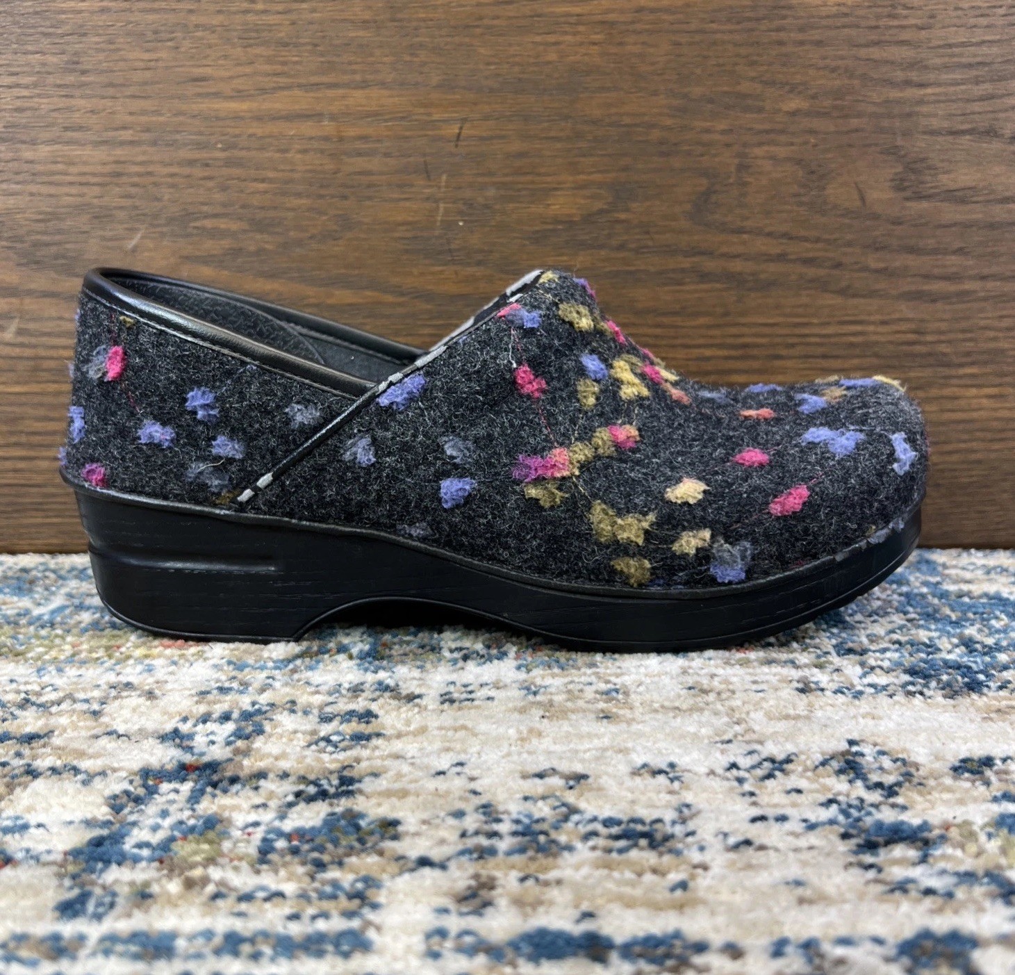 Dansko Felt Pro Black Nursing Clogs Shoes Womens Sz 40, 9-9.5 Floral Polka Dot Dansko Felt Pro Black Nursing Clogs Shoes Womens Sz 40, 9-9.5 Floral Polka Dot