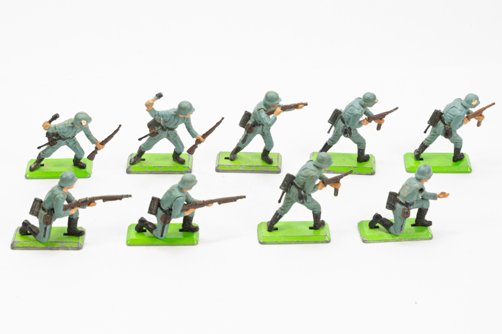Vintage Britains Deetail WWII German Soldiers 1 32 Scale 1971 Lot of 9