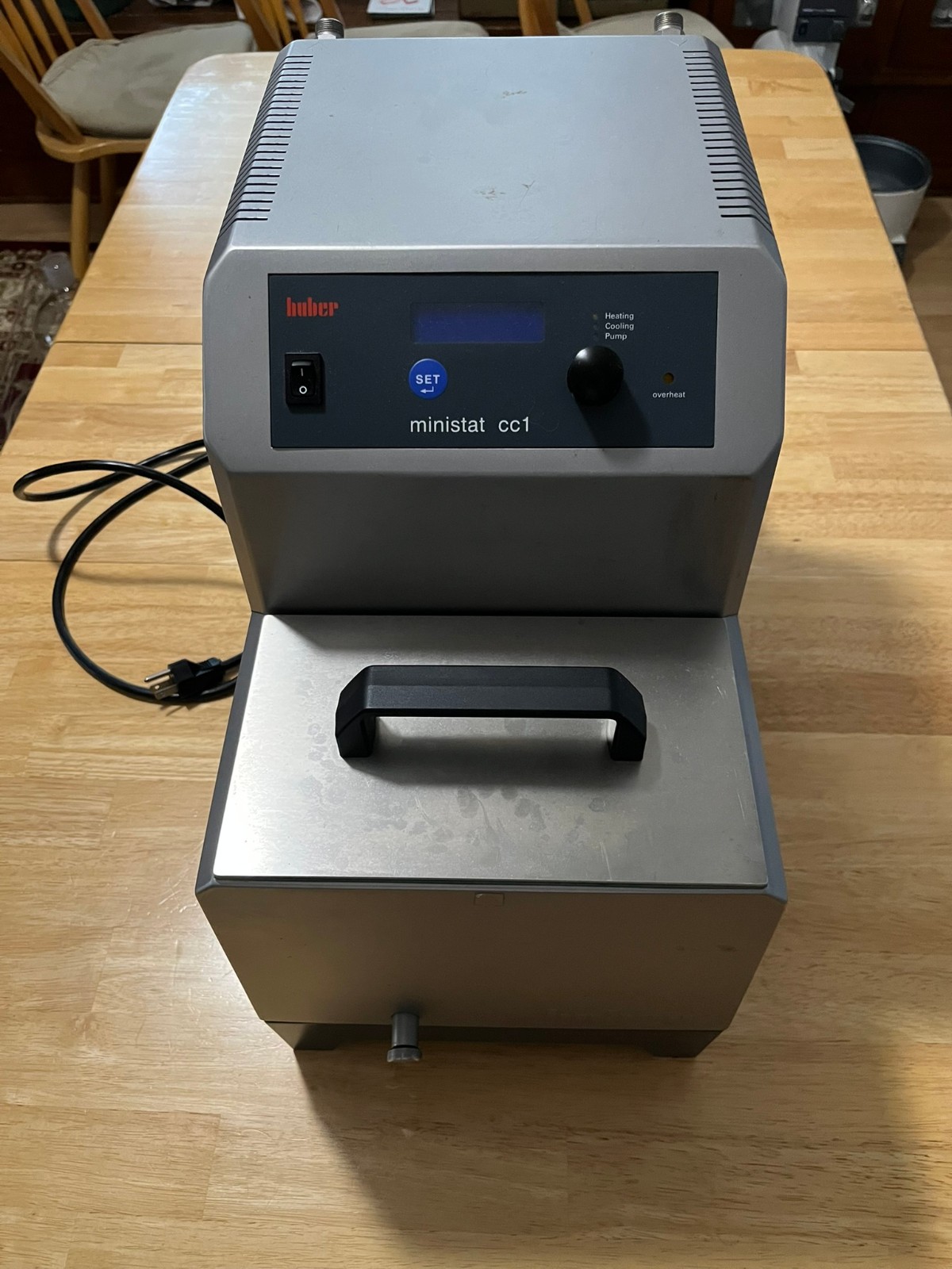 Huber Ministat CC1 Chiller Pump - Programmable Temperature Controller - Used Huber Ministat CC1 Chiller Pump - Programmable Temperature Controller - Used