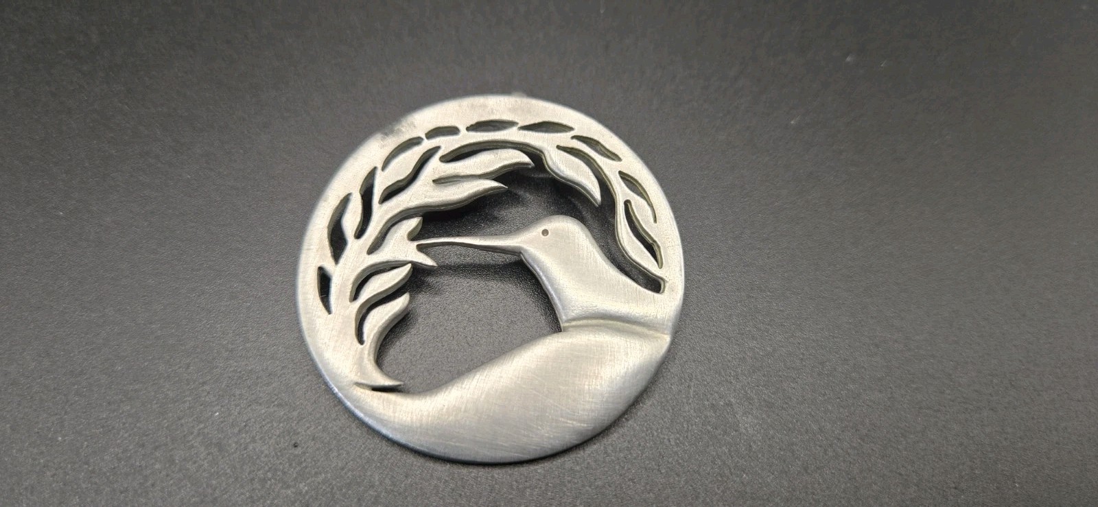 VTG / RARE 1990 Ken Kantro Lovell Designs Pewter Hummingbird Flowers Pendant