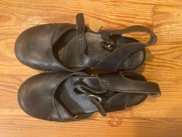 Dansko sandal clogs, black, size 37, mary janes, cute Dansko sandal clogs, black, size 37, mary janes, cute