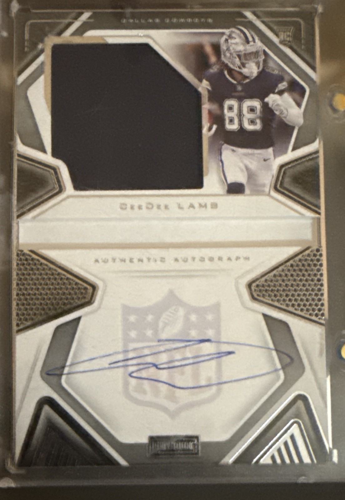 2020 Panini Playbook - Rookies Playbook Jersey Autographs CeeDee Lamb #207 /249 2020 Panini Playbook - Rookies Playbook Jersey Autographs CeeDee Lamb #207 /249