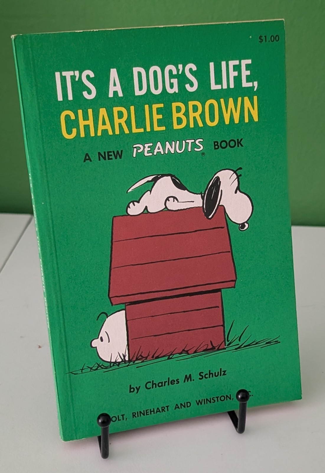 Peanuts It's a Dog's Life, Charlie Brown Charles M. Schulz 196 PB Comics S3 Peanuts It's a Dog's Life, Charlie Brown Charles M. Schulz 196 PB Comics S3
