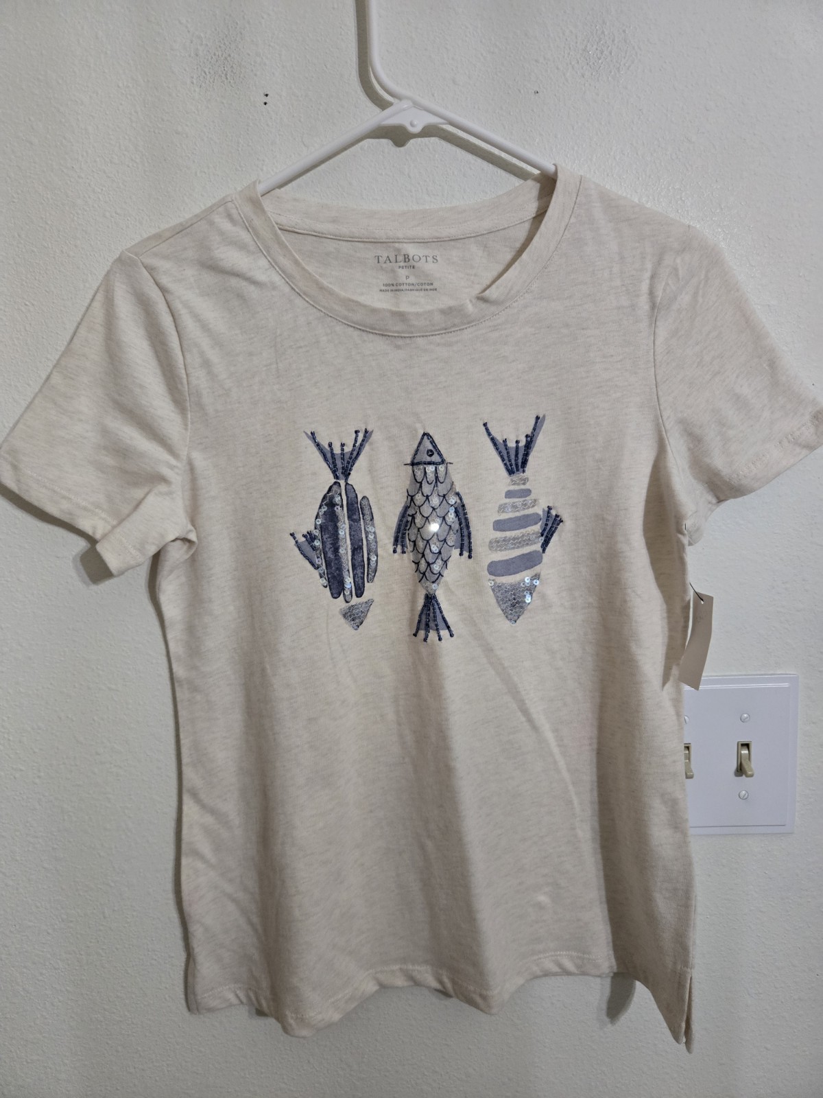 NWT TALBOTS Women\'s Ivory Tee Wt Sequence Fish Front Sz SP