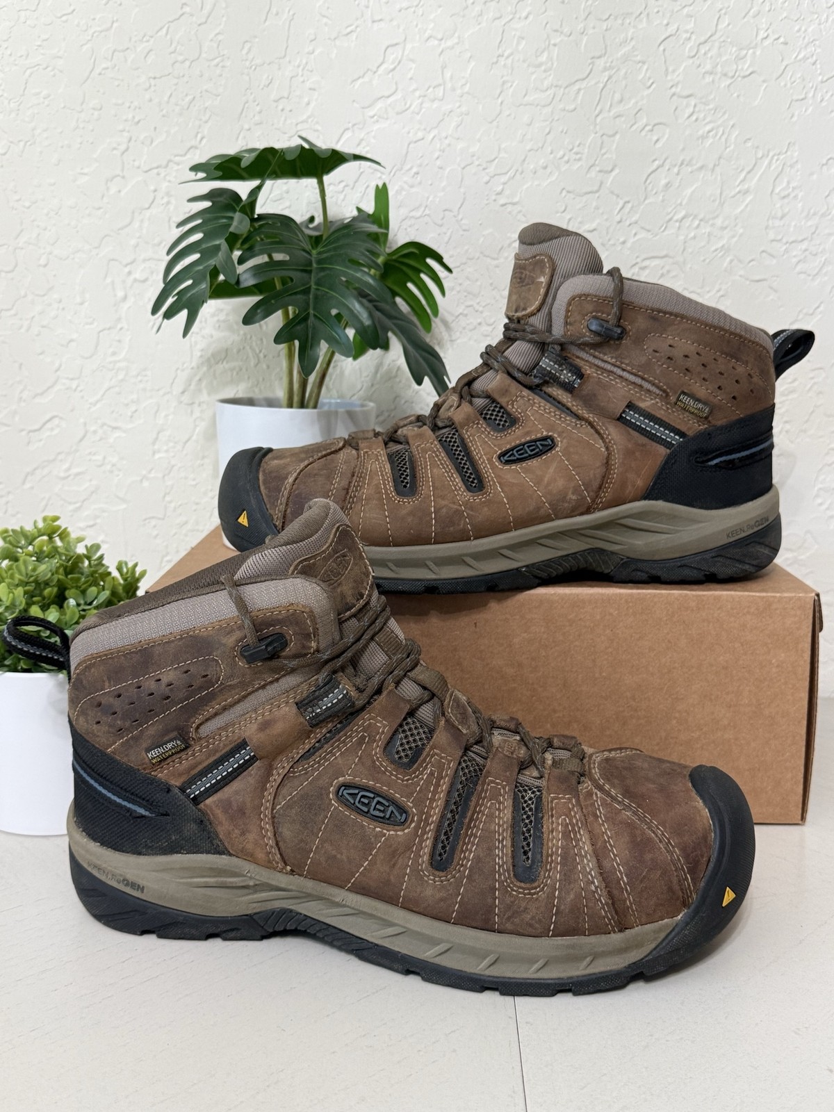KEEN Utility Boots Mens Size 11 Brown Flint II Mid WP Steel Toe Work Safety