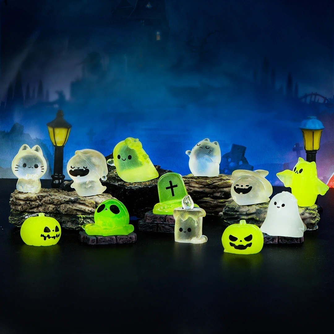 12Pcs Mini Halloween Glow in Dark Figures Ghost Pumpkin Bat Skull Decor 12Pcs Mini Halloween Glow in Dark Figures Ghost Pumpkin Bat Skull Decor
