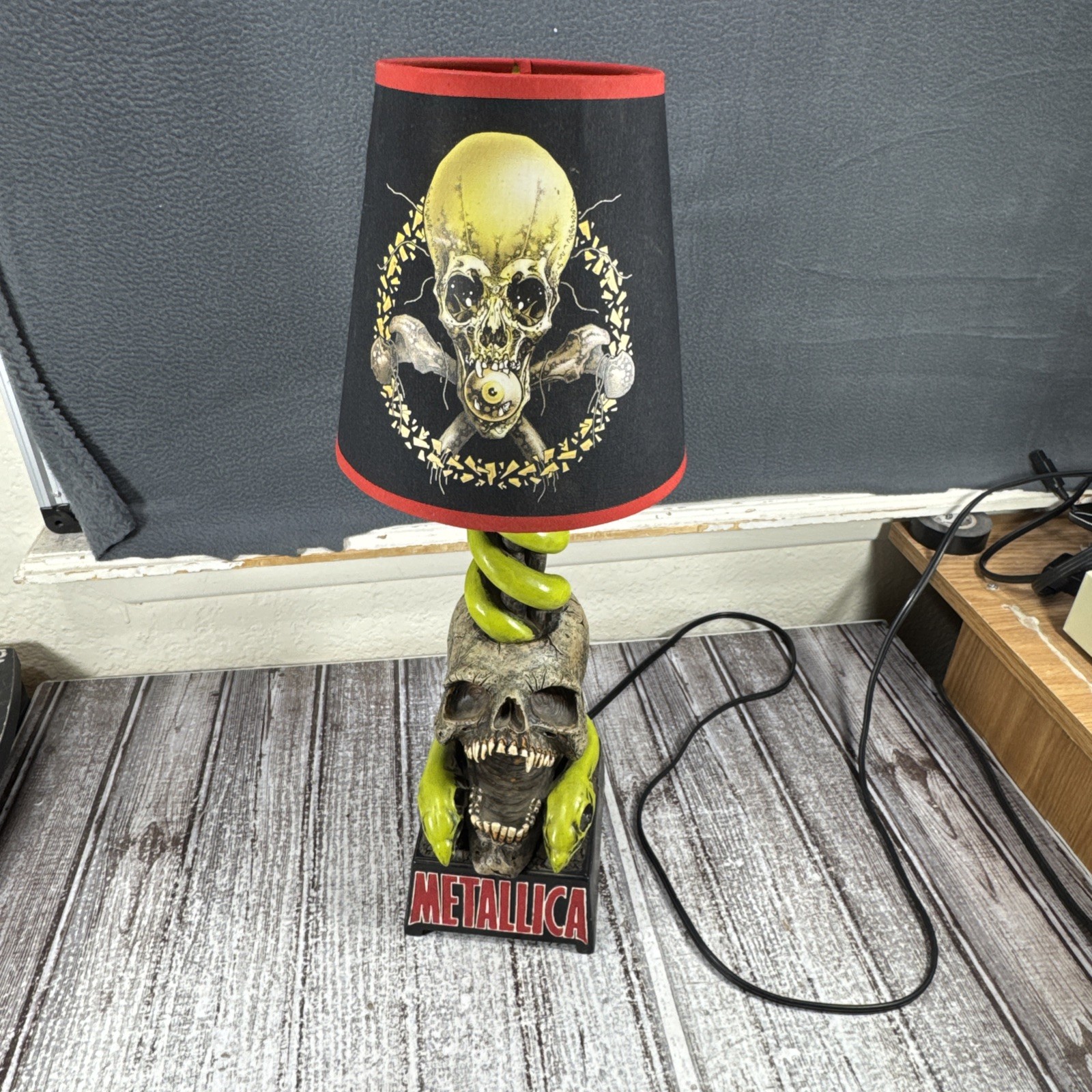 RARE Vintage Metallica Lamp W/Shades Skull Snakes Heavy Metal Rock 2002 Y2K RARE Vintage Metallica Lamp W/Shades Skull Snakes Heavy Metal Rock 2002 Y2K