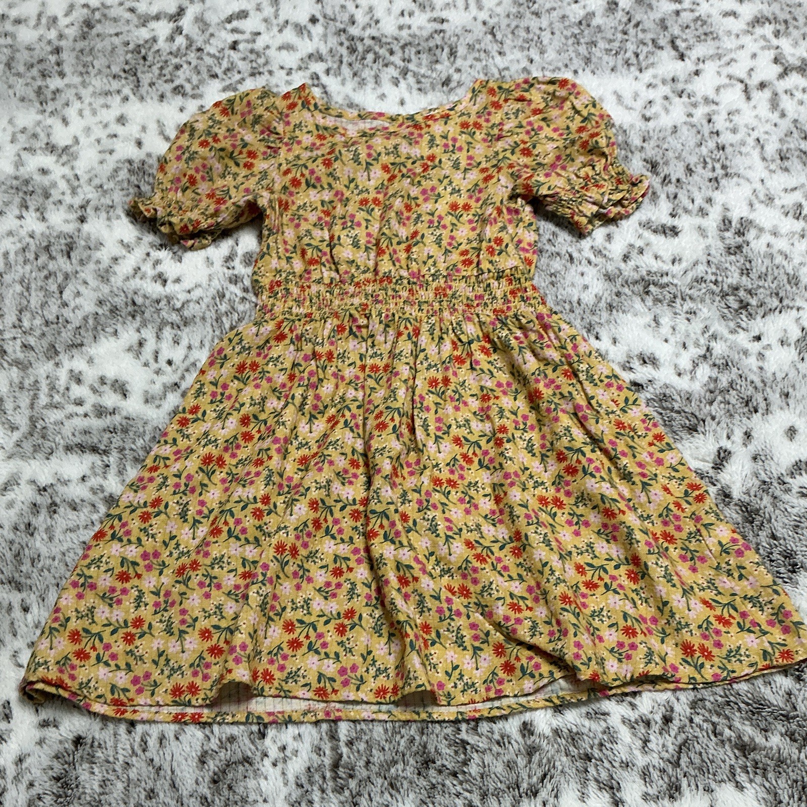 Cat & Jack Girls Size 6 Yellow Floral Puff Sleeve Smocked Fit & Flare Dress Cat & Jack Girls Size 6 Yellow Floral Puff Sleeve Smocked Fit & Flare Dress