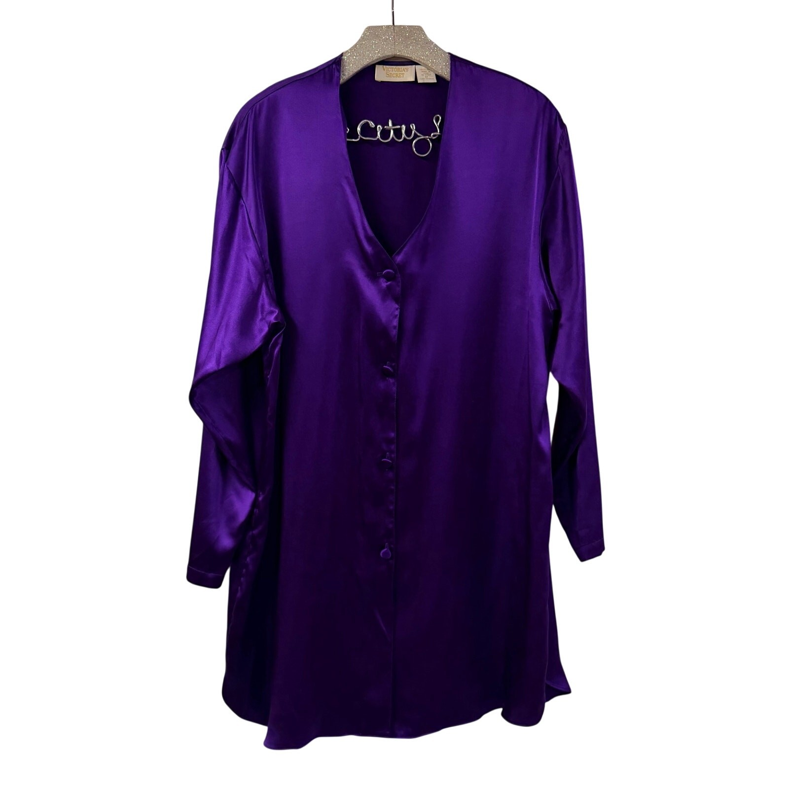 Victorias Secret 100% Silk Shirt Medium V Neck Purple Vintage Shiny Beautiful Victorias Secret 100% Silk Shirt Medium V Neck Purple Vintage Shiny Beautiful