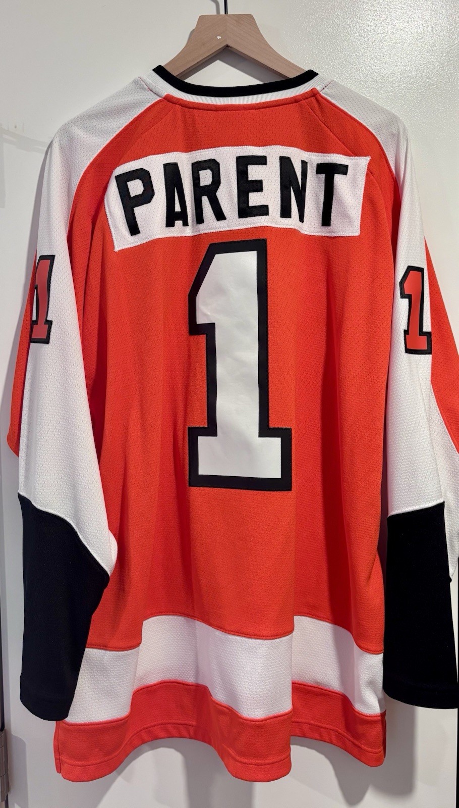 Mitchell & Ness XL 1974-1975 Philadelphia Flyers Bernie Parent Jersey Flyers
