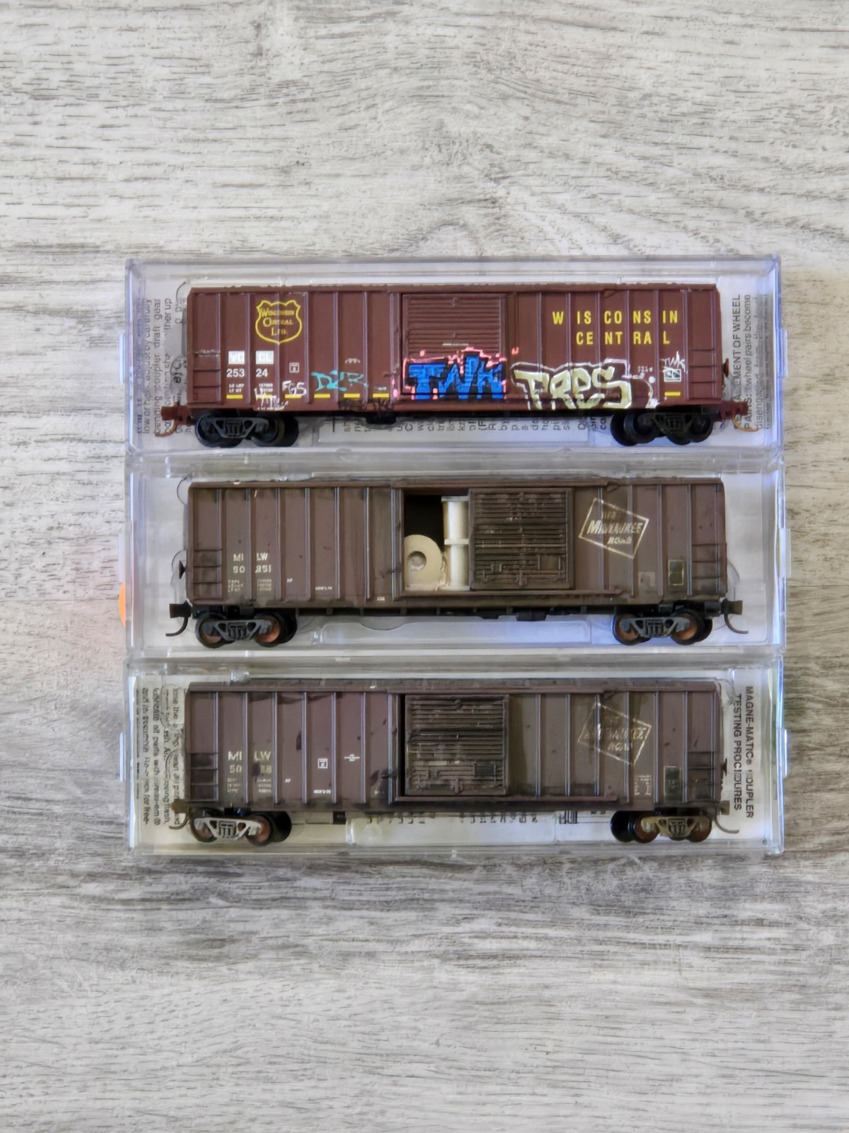 Micro-Trains N-Scale Custom Decaled/Weathered 50\' Box Car Set (3) Micro-Trains N-Scale Custom Decaled/Weathered 50\' Box Car Set (3)