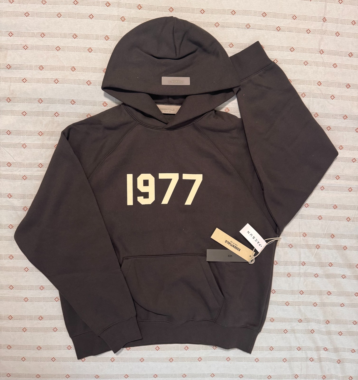 Essentials 1977 iron hoodie