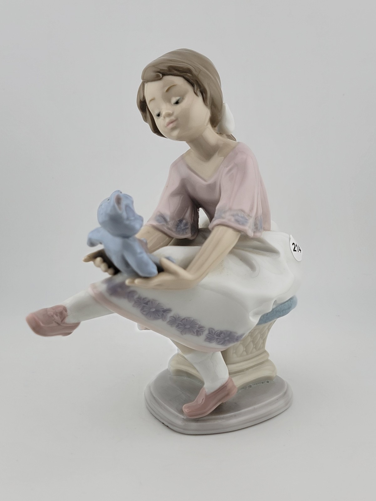 LLADRO PORCELAIN FIGURINE #7620 LLADRO PORCELAIN FIGURINE #7620