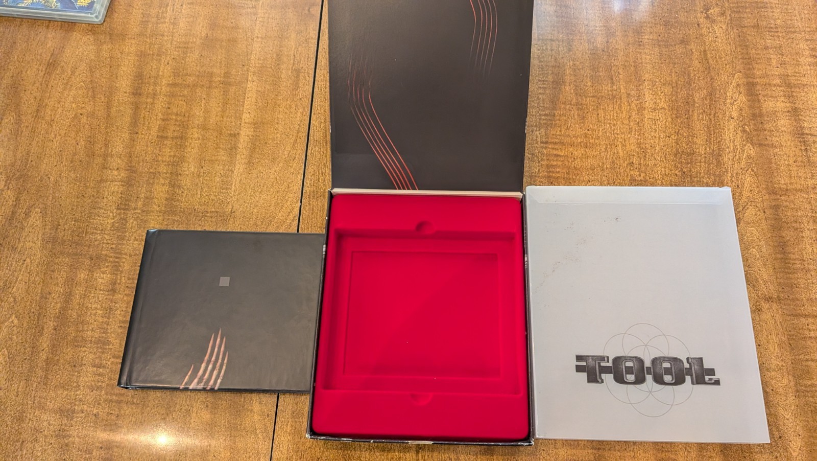 TOOL Salival CD + DVD Limited Edition Box Set Audio Music / Video TOOL Salival CD + DVD Limited Edition Box Set Audio Music / Video