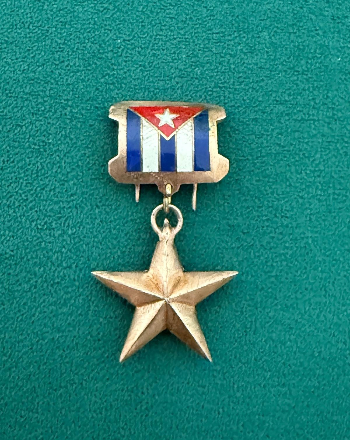 Vintage Cuban Medal Order Hero of the Republic High Military Award Collectible