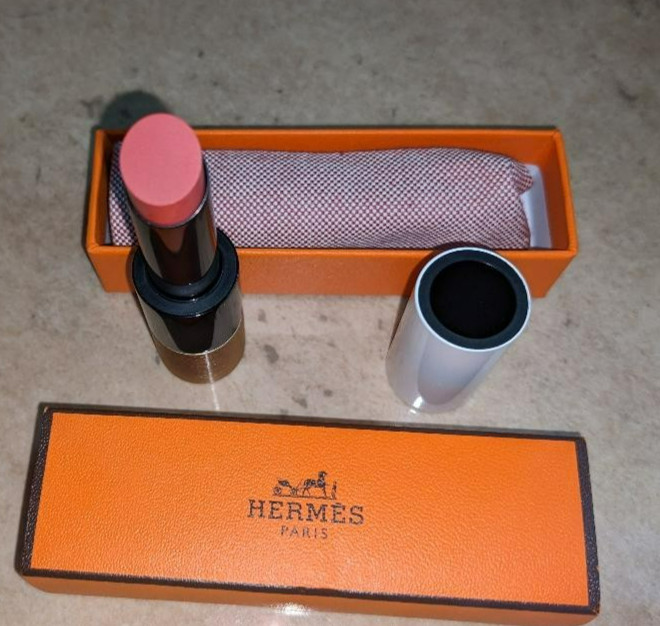 Hermes Rouge Hermes Silky Lipstick Shine in Beige Midi 12 Brillant FULL SIZE NEW Hermes Rouge Hermes Silky Lipstick Shine in Beige Midi 12 Brillant FULL SIZE NEW