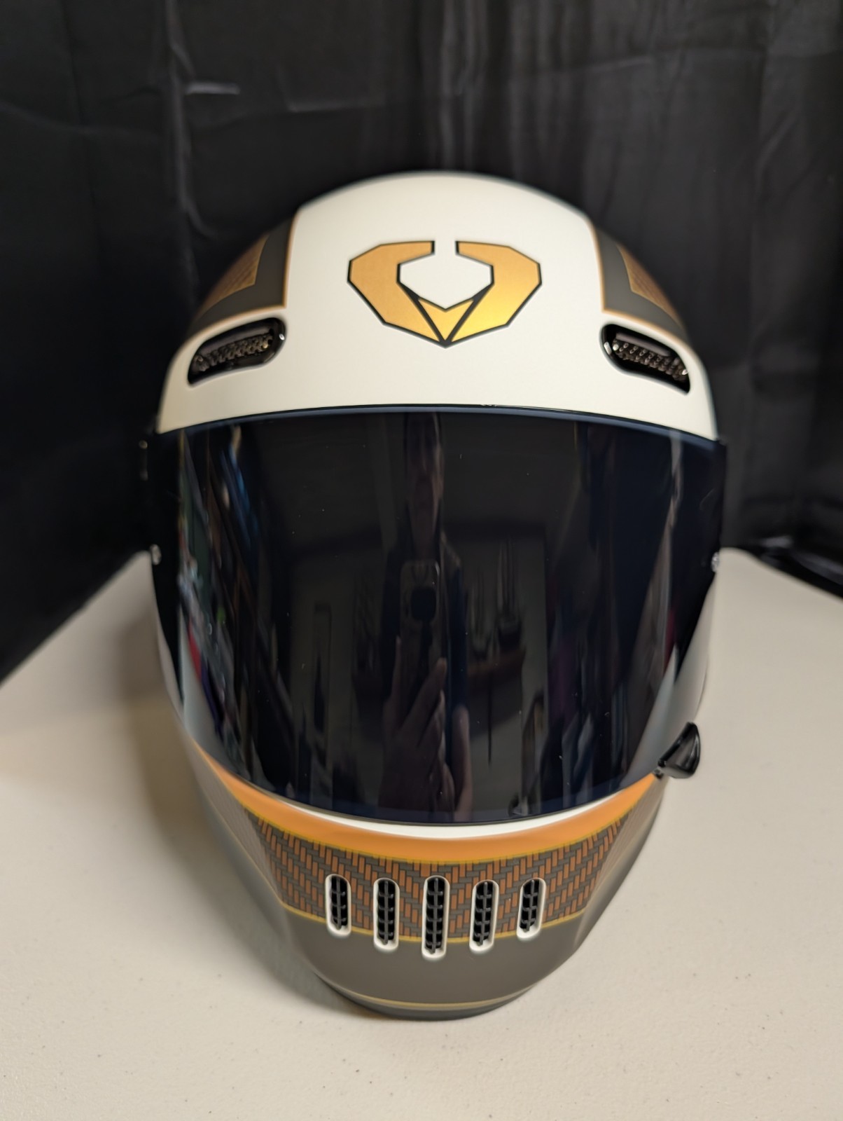 SOMAN MOTORCYCLE HELMET BRAND NEW IN EXCELLENT CONDITION SOMAN MOTORCYCLE HELMET BRAND NEW IN EXCELLENT CONDITION