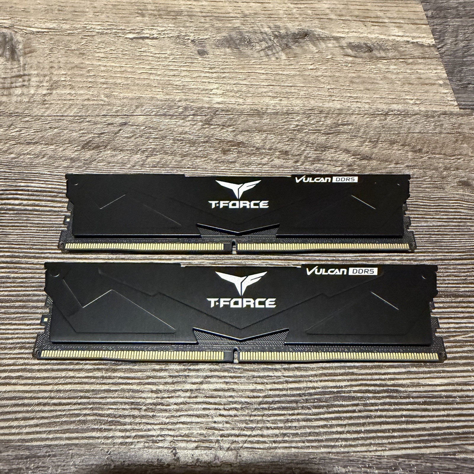 TEAMGROUP T-Force Vulcan 32GB (2x16GB) DDR5 6000MHz CL38 1.35V Black Desktop RAM TEAMGROUP T-Force Vulcan 32GB (2x16GB) DDR5 6000MHz CL38 1.35V Black Desktop RAM