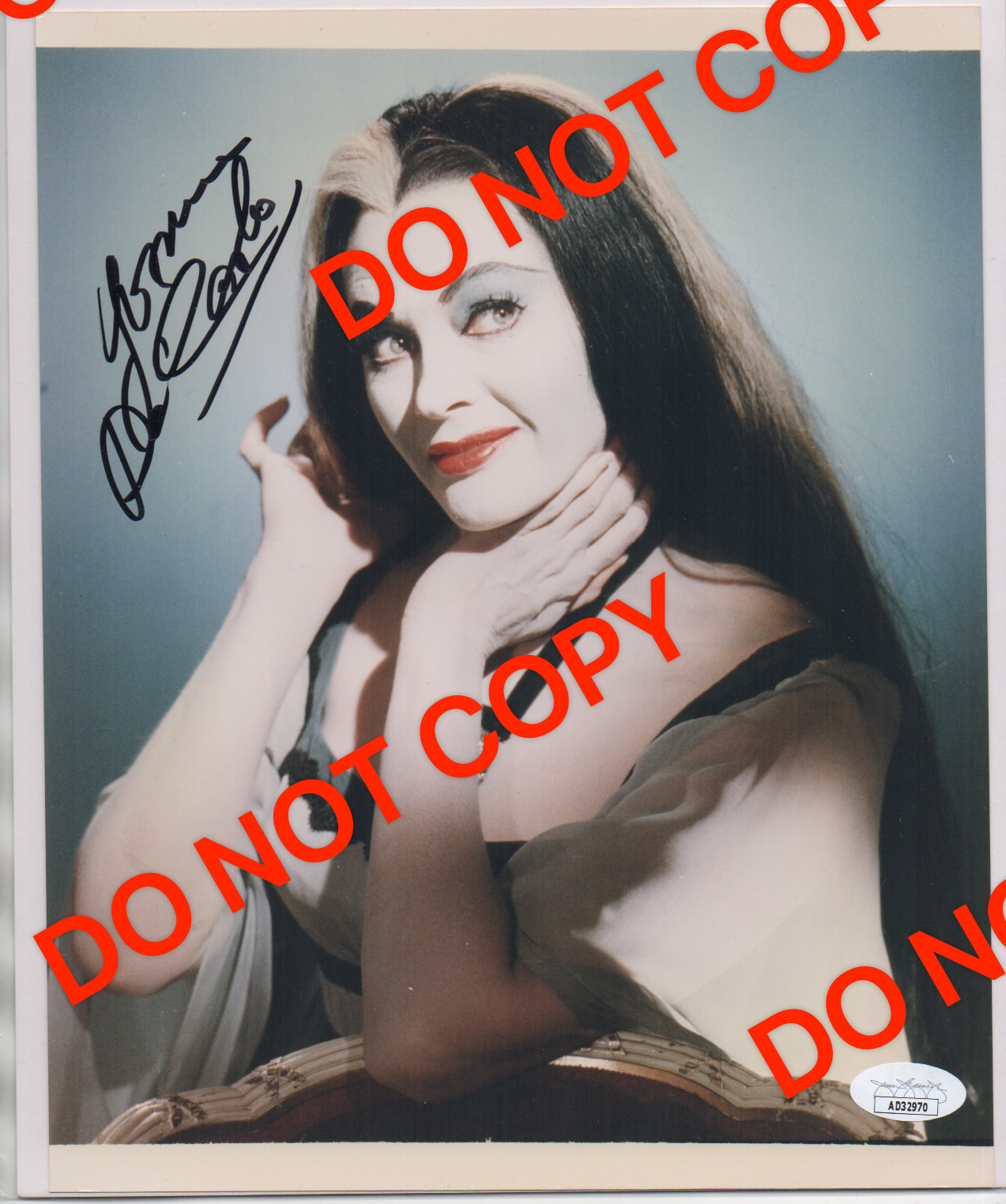 YVONNE DE CARLO signed THE MUNSTERS 8x10 photo AUTOGRAPH auto JSA sex symbol YVONNE DE CARLO signed THE MUNSTERS 8x10 photo AUTOGRAPH auto JSA sex symbol