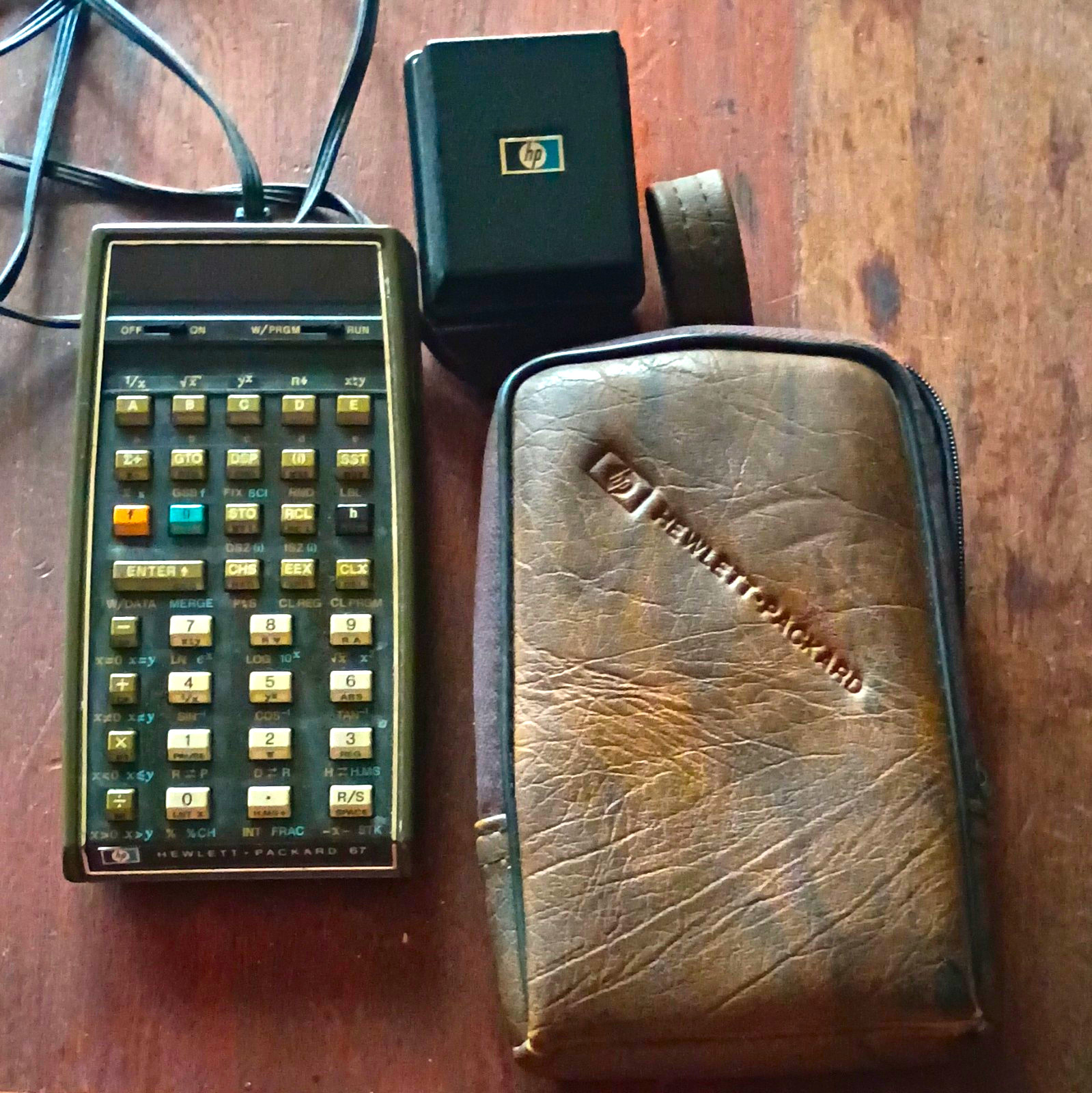 Hewlett-Packard HP 67 Vintage Programmable Calculator w/ Case & AC Adapter