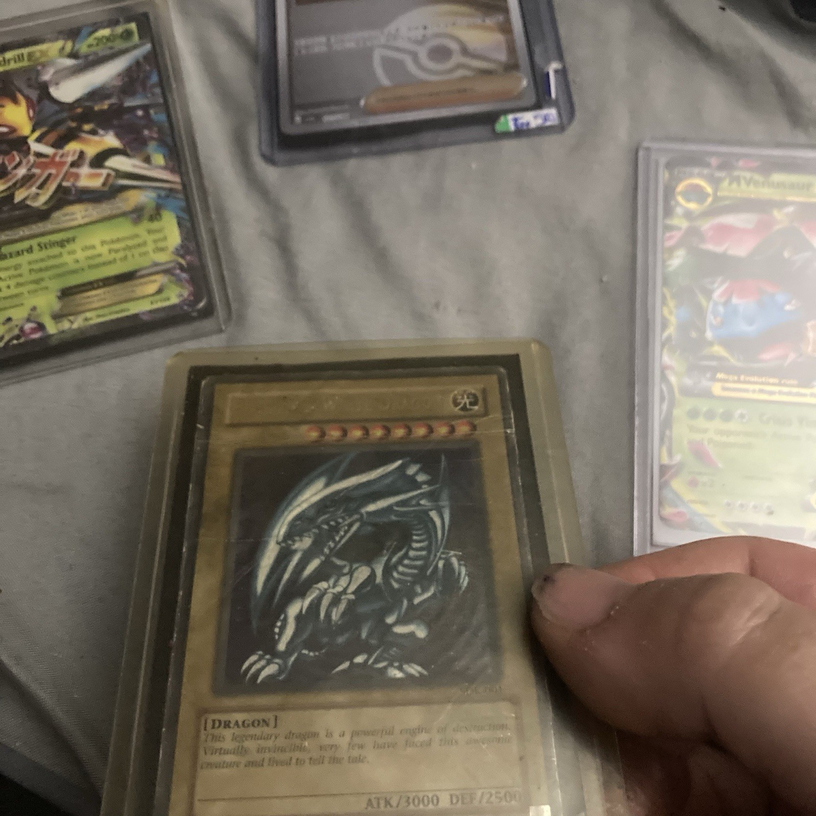 Yu-Gi-Oh Edition 2002 Blue Eyes White Dragon SDK-001 Unlimited Very good Look Yu-Gi-Oh Edition 2002 Blue Eyes White Dragon SDK-001 Unlimited Very good Look