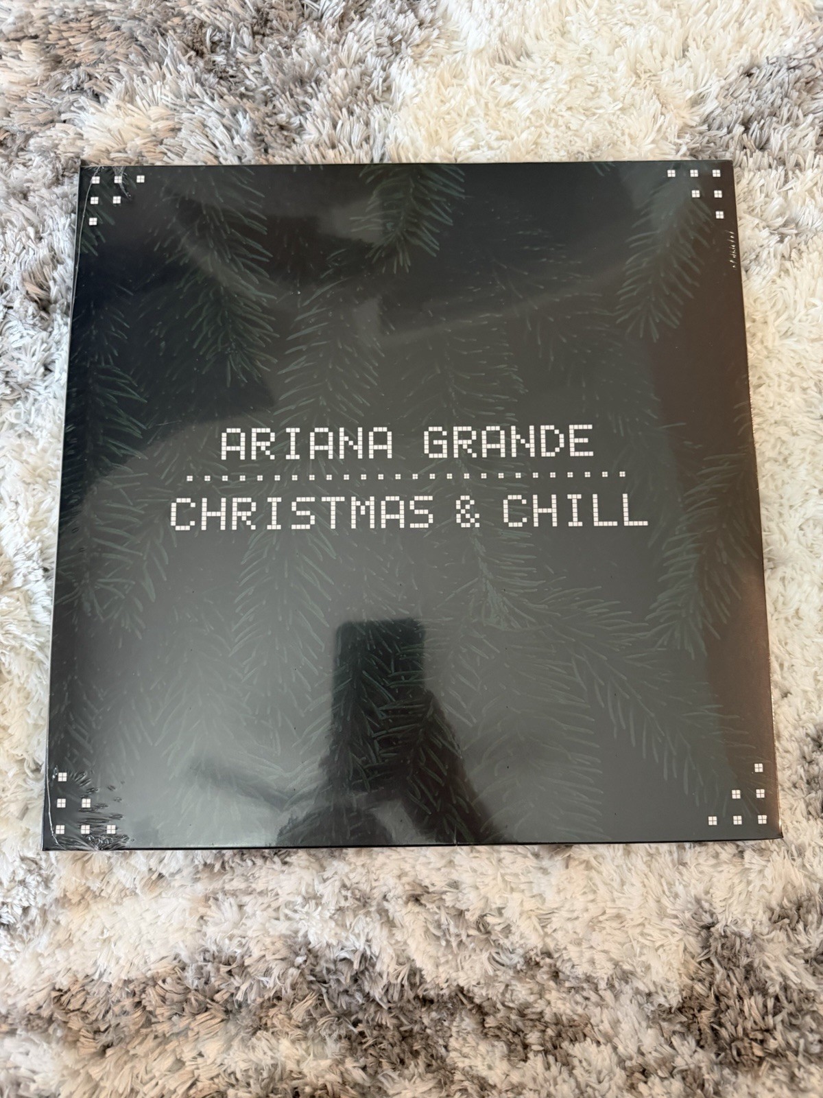 Ariana Grande Christmas & Chill vinyl record Snowflake New Sealed 2025 version Ariana Grande Christmas & Chill vinyl record Snowflake New Sealed 2025 version