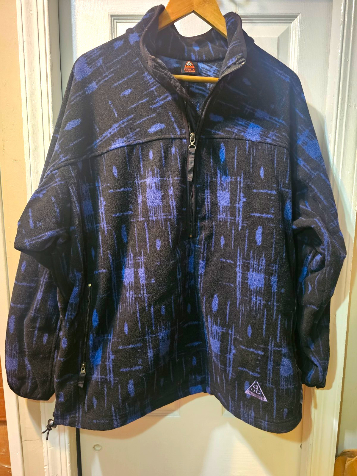 Nike ACG Men\'s Black/Blue Abstract Full Zip Fleece Jacket L Stand-Up Collar Nike ACG Men\'s Black/Blue Abstract Full Zip Fleece Jacket L Stand-Up Collar