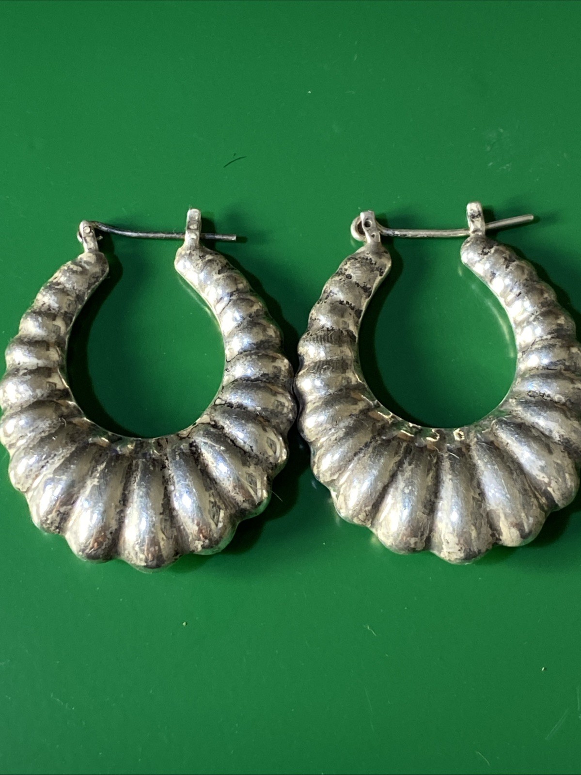 Vintage Large Scalloped Sterling Silver 925 Fancy Puff Hoop Earrings Vintage Large Scalloped Sterling Silver 925 Fancy Puff Hoop Earrings