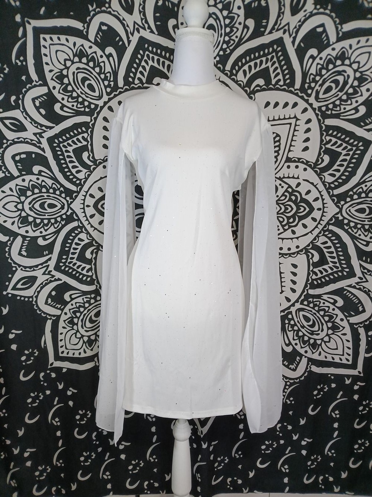 Elegant White Long-Sleeve Sheer Panel Women\'s Dress Elegant White Long-Sleeve Sheer Panel Women\'s Dress