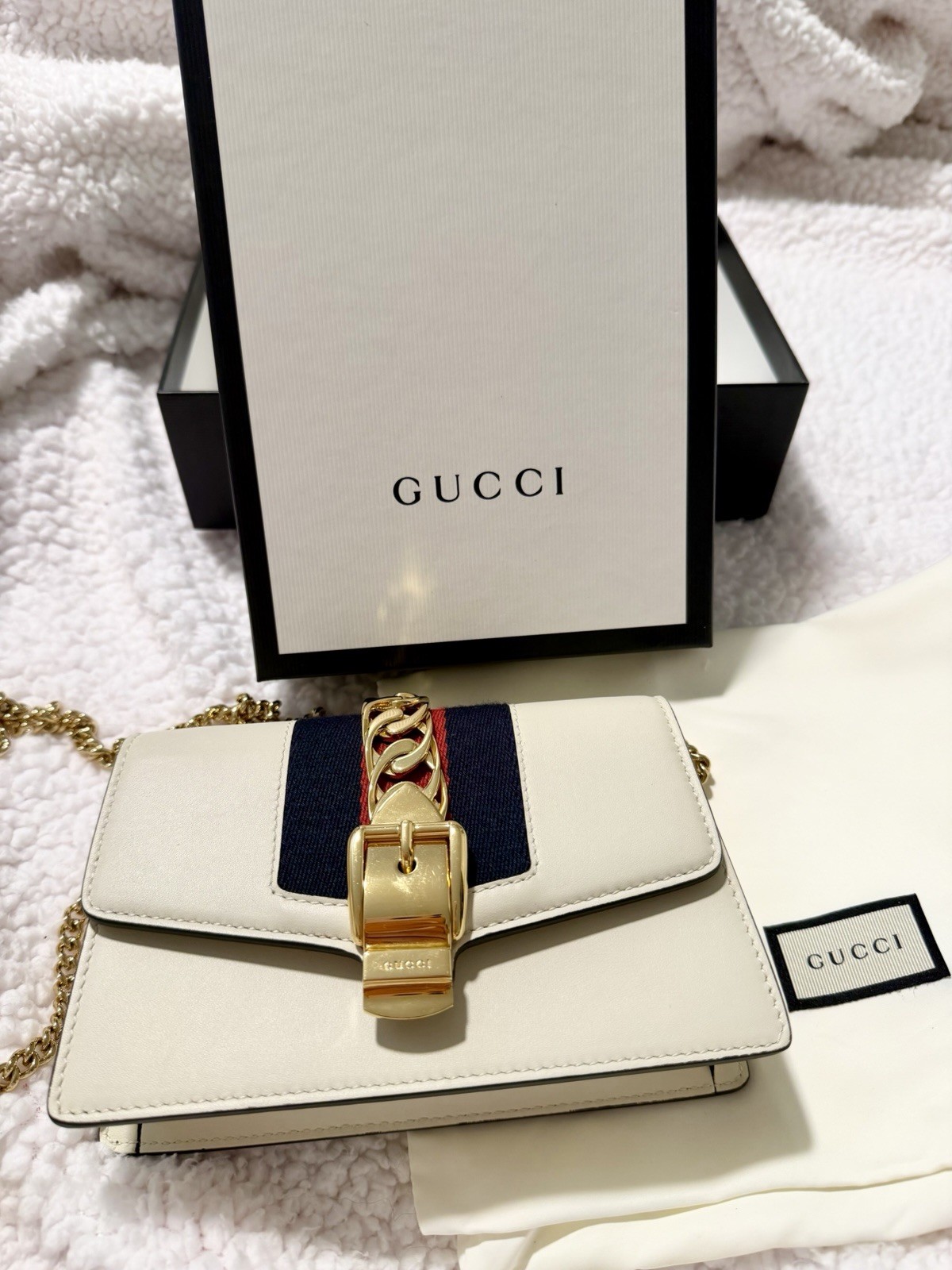 Gucci Sylvie Small White Striped Shoulder Bag Gold Chain Strap Magnetic, Dust Gucci Sylvie Small White Striped Shoulder Bag Gold Chain Strap Magnetic, Dust