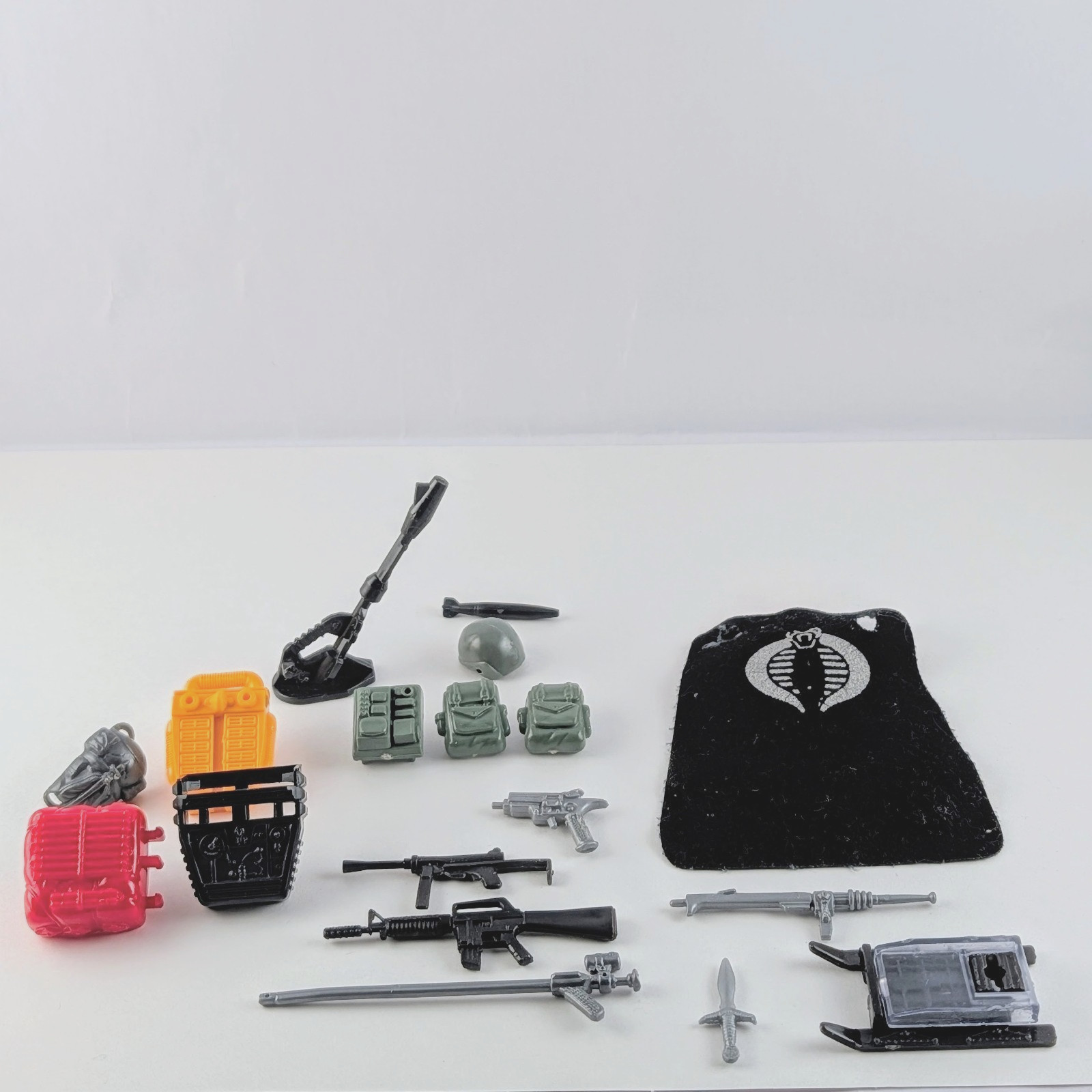 VTG G.I. Joe ARAH Battle Gear Weapons Pack Accessories 1983 1985 Lot of 18 Parts