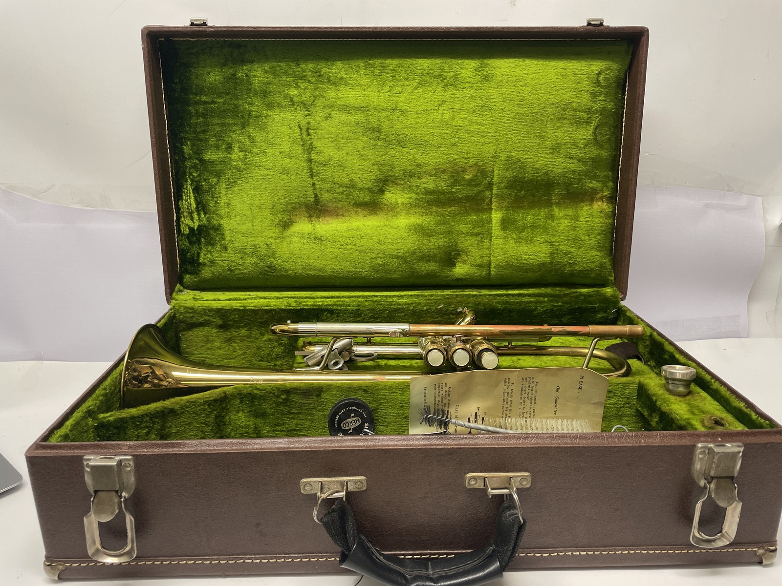 Getzen Model 300 Trumpet with Case, Mouthpiece Stand Brass Instrument