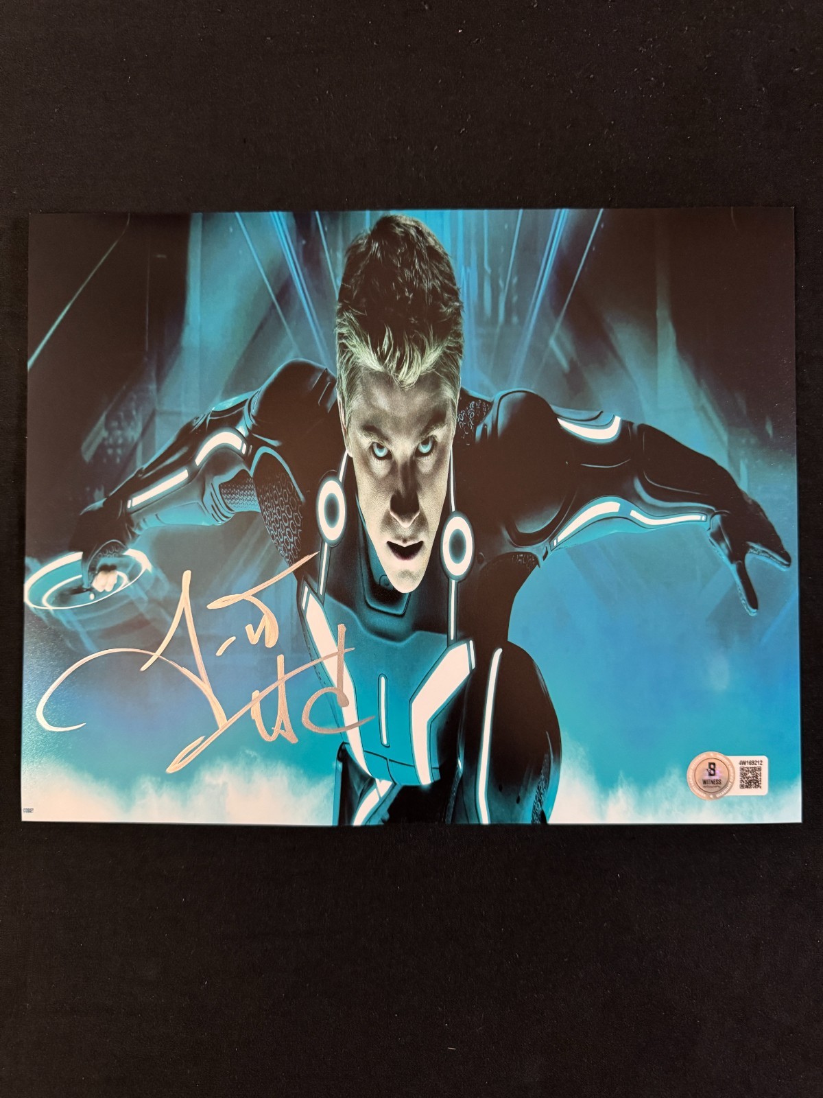Garrett Hudlund signed Tron: Legacy 8X10 photo W/ Beckett Witnessed COA Garrett Hudlund signed Tron: Legacy 8X10 photo W/ Beckett Witnessed COA