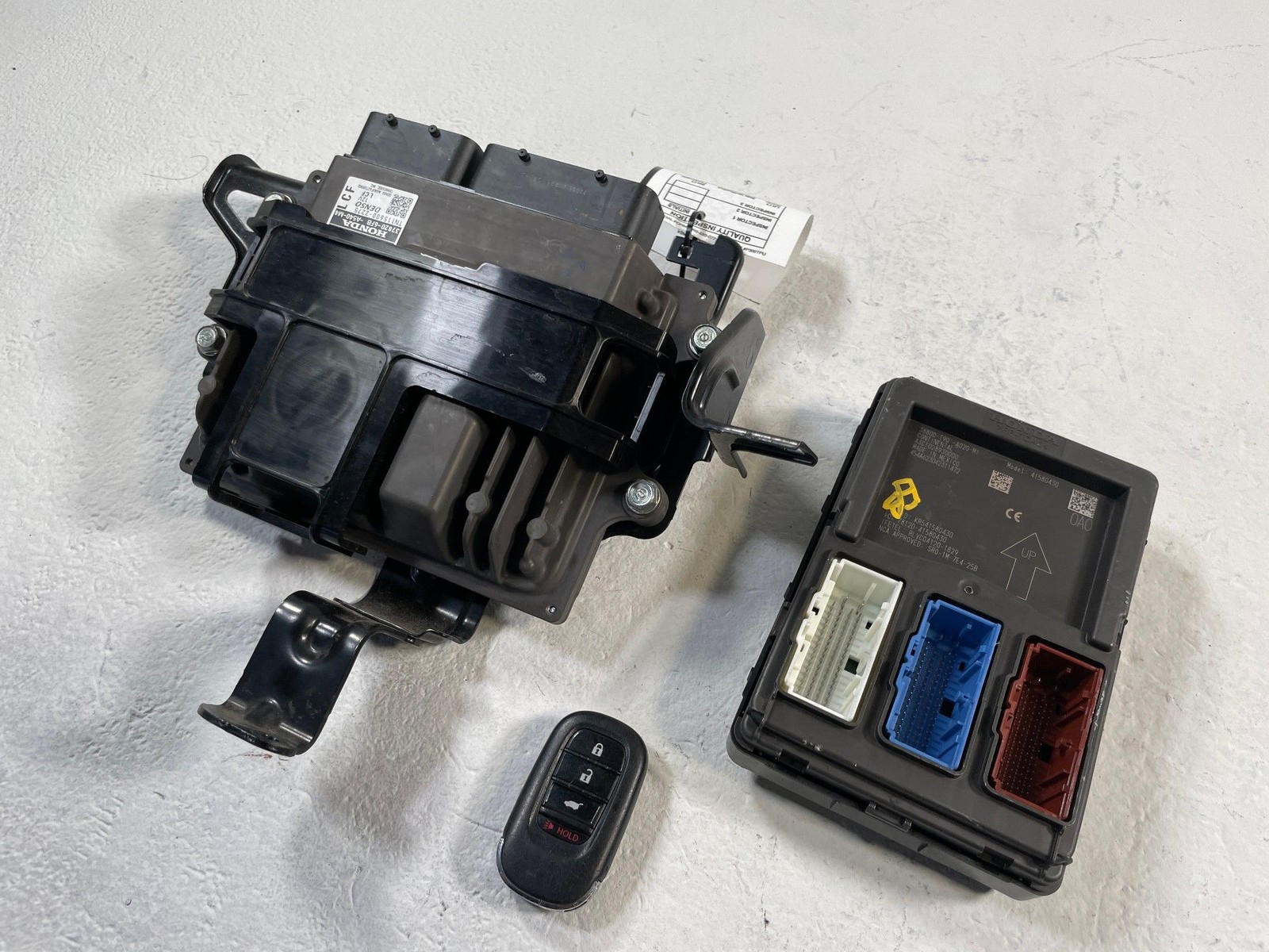 23-24 HONDA PILOT LX ENGINE & BODY CONTROL MODULE ECM BCM W/ KEY FOB # 109626
