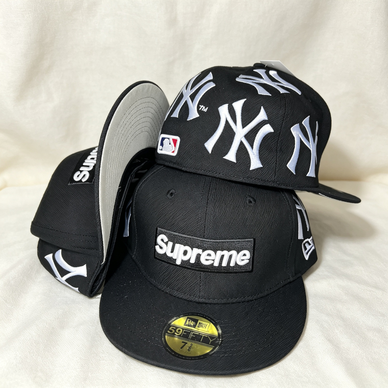 Supreme New York Yankees All Over Black 59FlFTY Fitted Baseball Cap 7 1/4 Supreme New York Yankees All Over Black 59FlFTY Fitted Baseball Cap 7 1/4