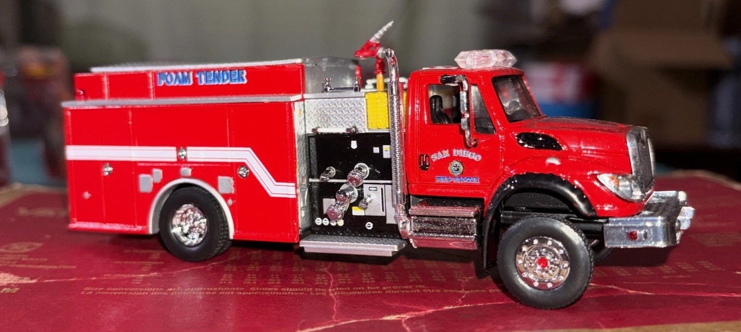 1/64 Code 3 Kitbash International Type 3 San Diego Fire  Rescue Foam Tender 28