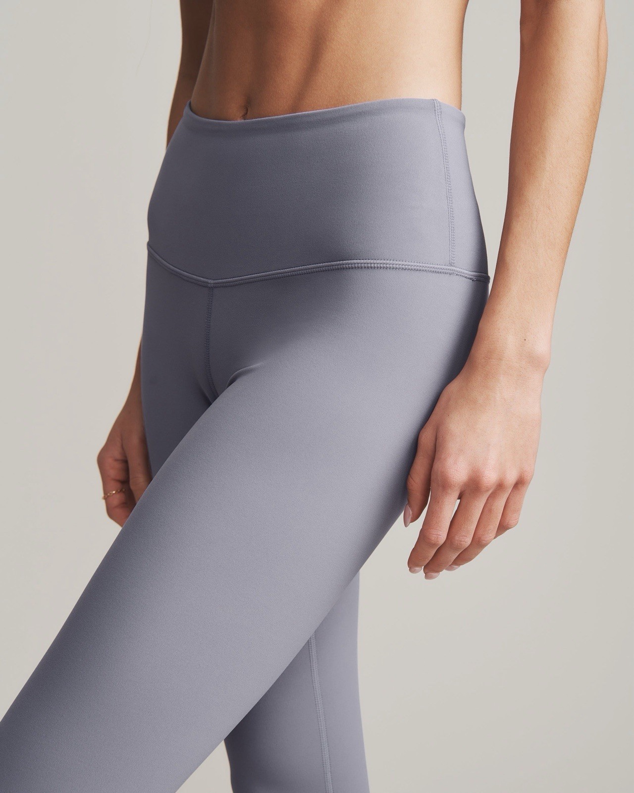 Rhone Revive Leggings Grey Silver Size Small High Rise Performance NWT $98 Rhone Revive Leggings Grey Silver Size Small High Rise Performance NWT $98
