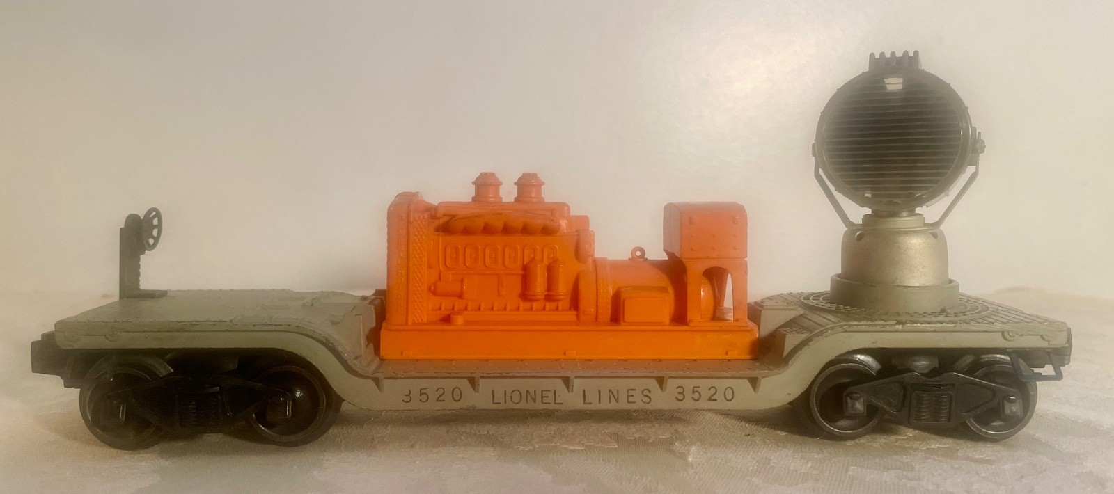 Vintage Lionel 3520 Rotating Searchlight Car