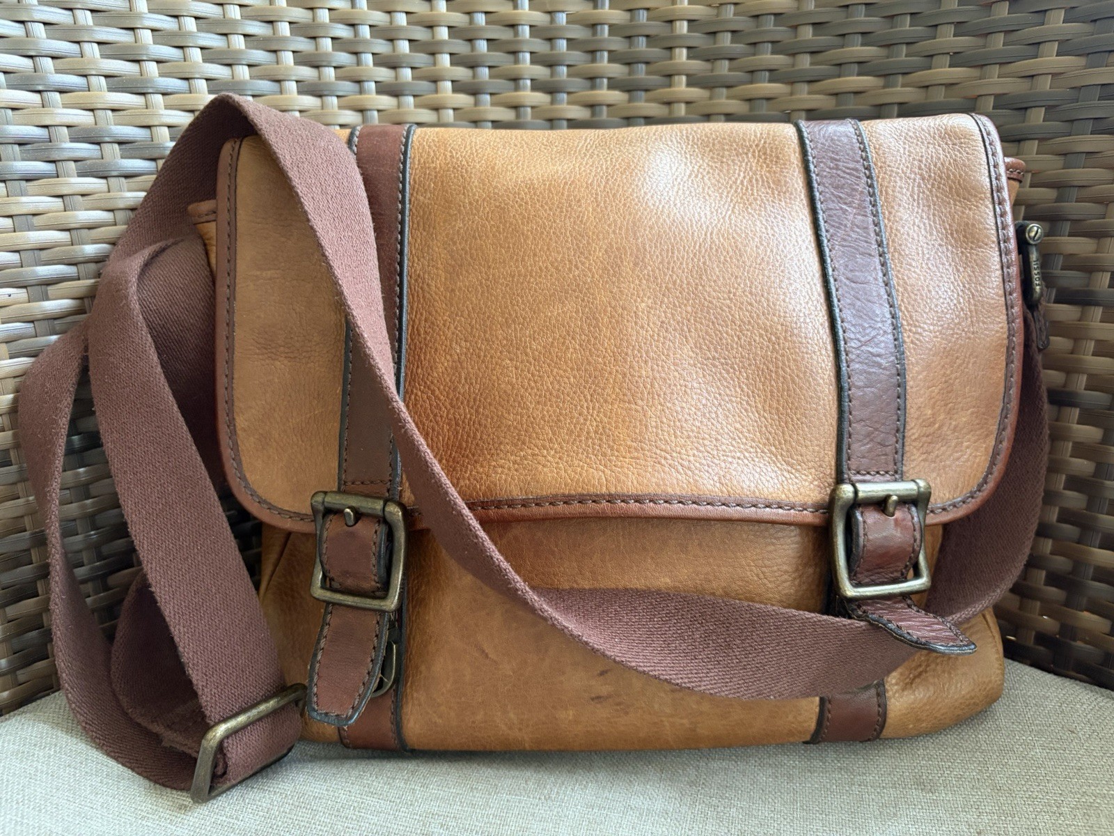 Vintage Fossil Estate “City” Messenger Bag 12x10x4” Two Time Brown