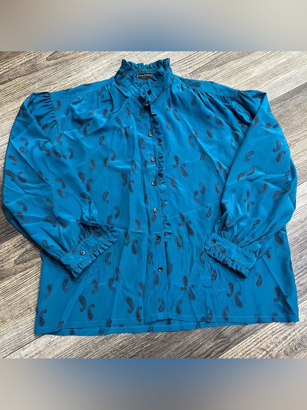 Louis Feraud Paris 100% Silk Paisley Ruffle Blouse Size 40 Blue Vintage Louis Feraud Paris 100% Silk Paisley Ruffle Blouse Size 40 Blue Vintage
