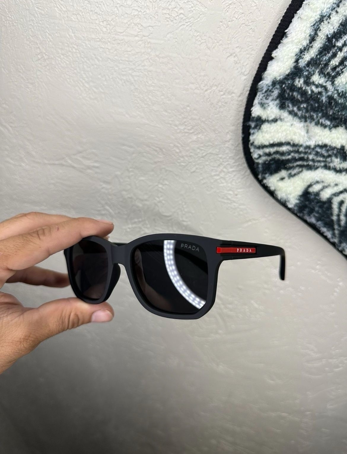 PRADA Men’s Línea rossa Black Designer Sunglasses (FREE SHIPPING) ✈️ PRADA Men’s Línea rossa Black Designer Sunglasses (FREE SHIPPING) ✈️