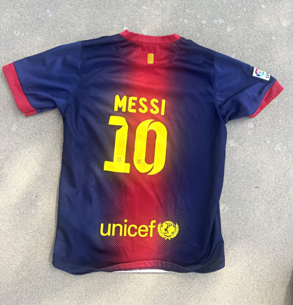 Nike FC Barcelona Lionel Messi #10 Dri-FIT Soccer Jersey Size 28 Blue Red Nike FC Barcelona Lionel Messi #10 Dri-FIT Soccer Jersey Size 28 Blue Red