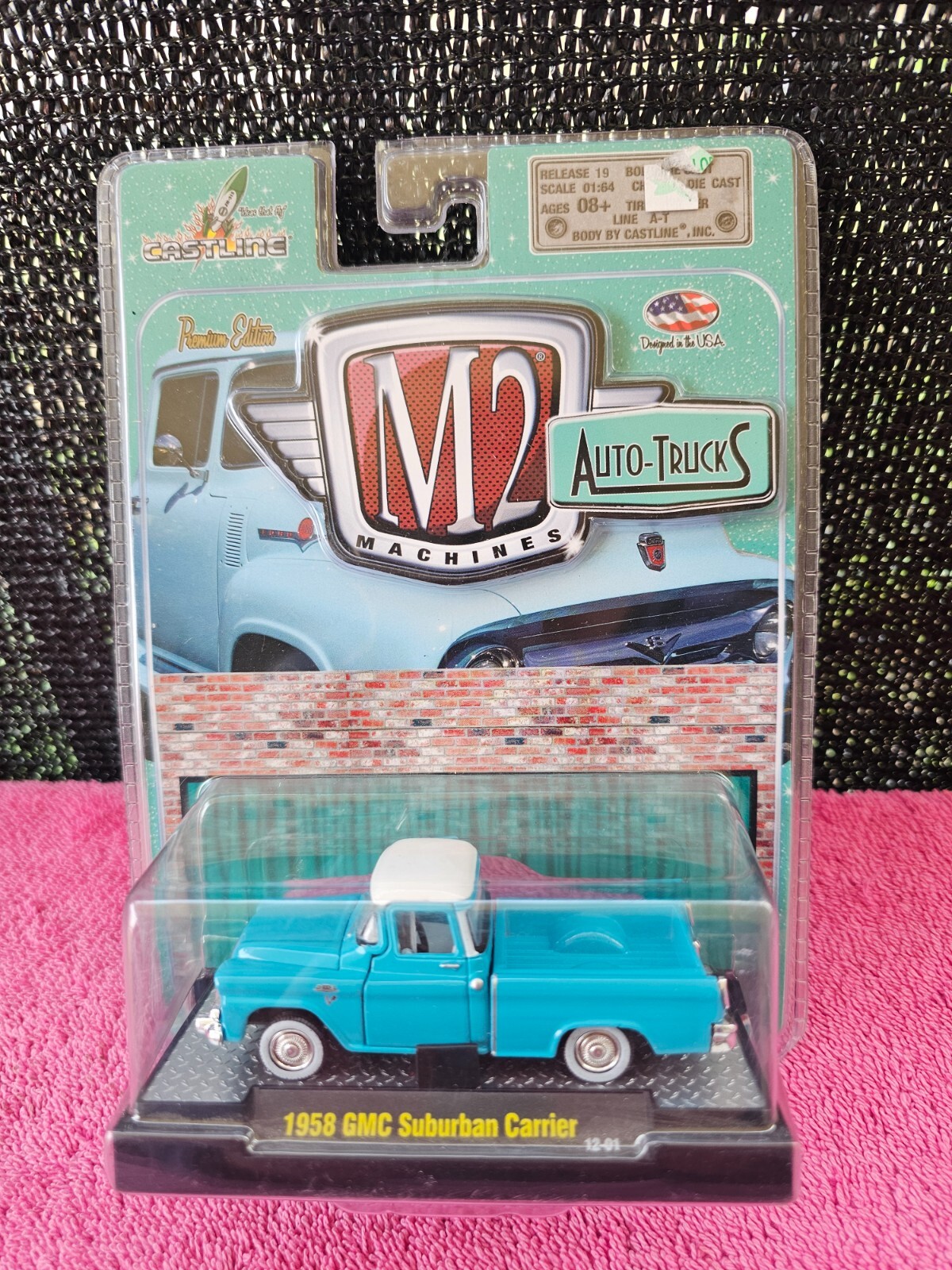 M2 Machines Auto-Trucks 1958 GMC Suburban Carrier Blue & White Diecast 1:64