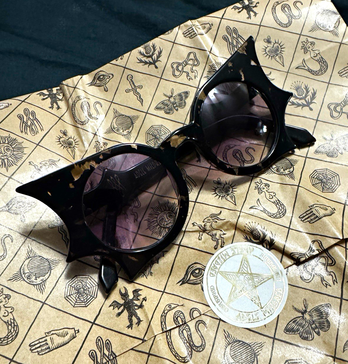 *RARE* Adele Mildred - Peggy Black Tortie Batwing Sunnies *RARE* Adele Mildred - Peggy Black Tortie Batwing Sunnies