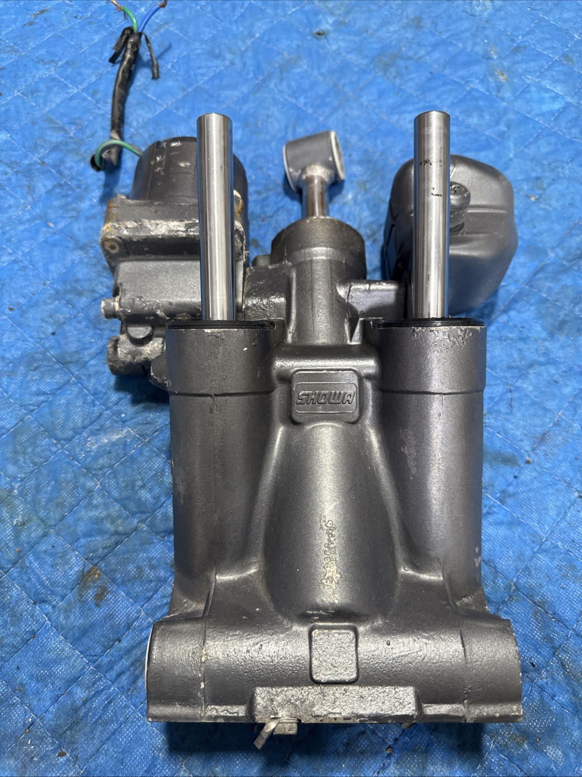 YAMAHA POWER TRIM AND TILT ASSY, 63P-43800-00-4D, 2002 200HP OX66 NEEDS MOTOR YAMAHA POWER TRIM AND TILT ASSY, 63P-43800-00-4D, 2002 200HP OX66 NEEDS MOTOR