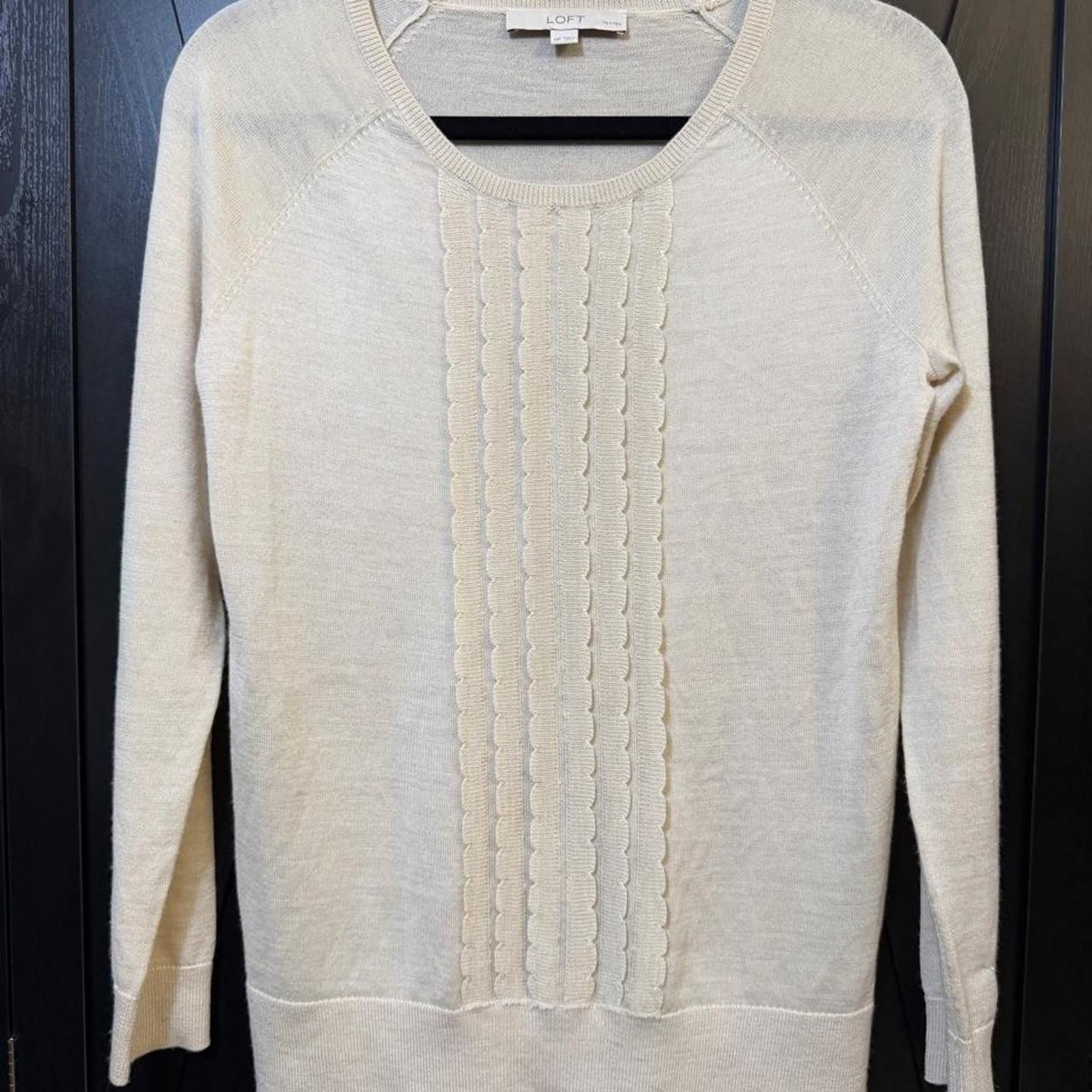 Loft Women\'s Cream and Tan Jumper