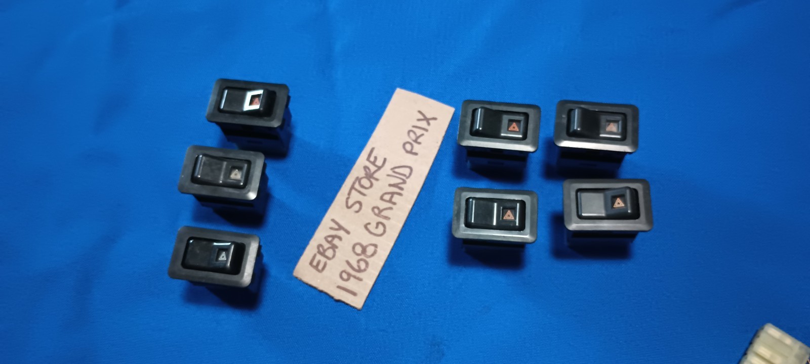 1987-1996 MITSUBISHI MIGHTY MAX / DODGE RAM D50 HAZARD SWITCH USED OEM