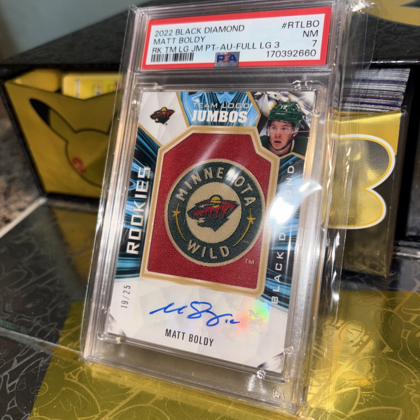 2022-23 UD Black Diamond Matt Boldy Team Logo Jumbos Rookie Auto /25 PSA 7 NHL 2022-23 UD Black Diamond Matt Boldy Team Logo Jumbos Rookie Auto /25 PSA 7 NHL